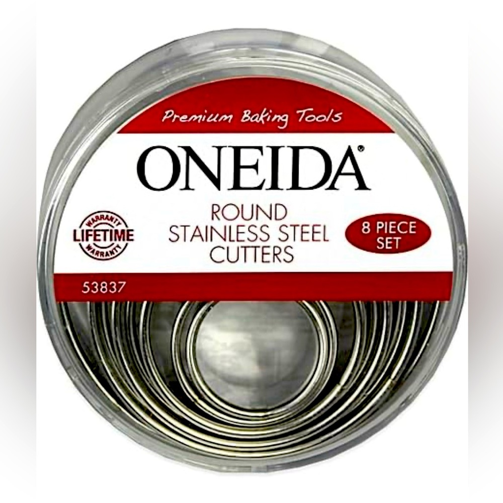 Oneida Stainless Steel Round Cutters (Set of 8)
New in Box💫💫